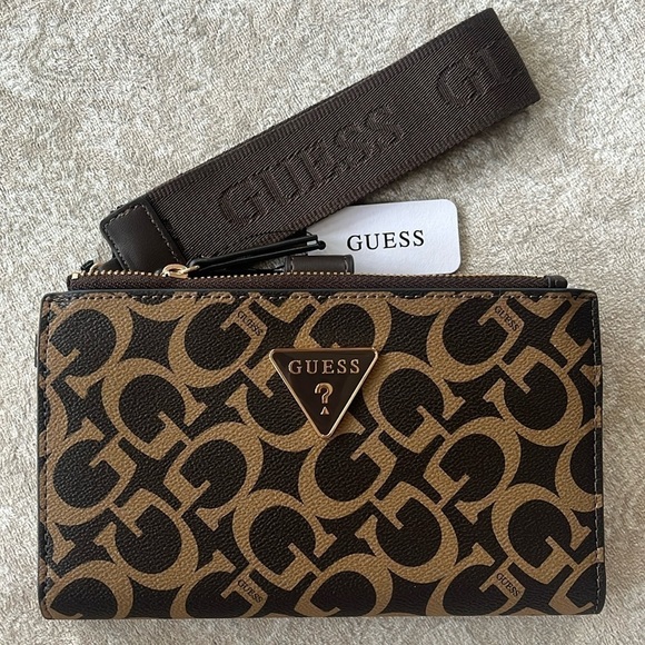 Guess Handbags - Brand New Guess Two Tone Brown Cappuccino Logo Wristlet Wallet Phone Holder